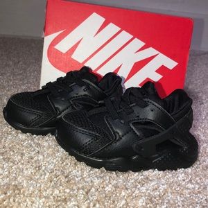 👟 Black Nike Huarache Run 👟
